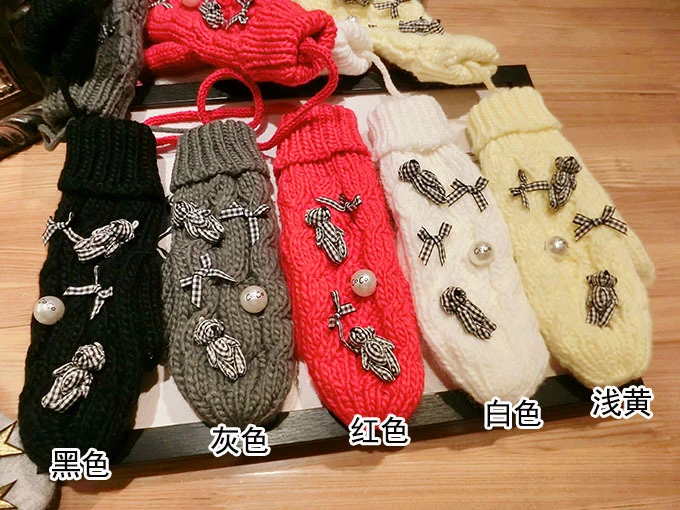 Winter Female Christmas Bear Series Happy Cartoon Wrapped Finger Knitted Thickened Warm Gloves